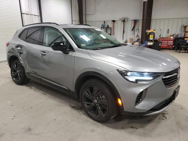 LRBFZNR41PD057408 - 2023 BUICK ENVISION ESSENCE Արծաթագույն լուսանկար 4