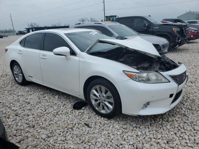 JTHBW1GG8D2026631 - 2013 LEXUS ES 300H WHITE photo 4