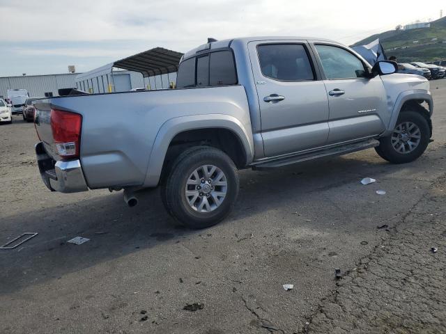 5TFAX5GN1GX068744 - 2016 TOYOTA TACOMA DOUBLE CAB SILVER photo 3