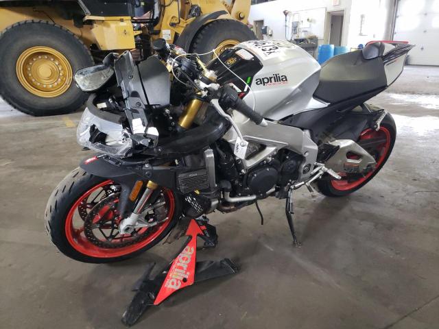 ZD4KEU001KS001851 - 2019 APRILIA RSV4 RR SILVER photo 2