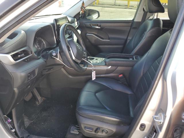 5TDGZRBH0NS565185 - 2022 TOYOTA HIGHLANDER XLE 银色 照片 7