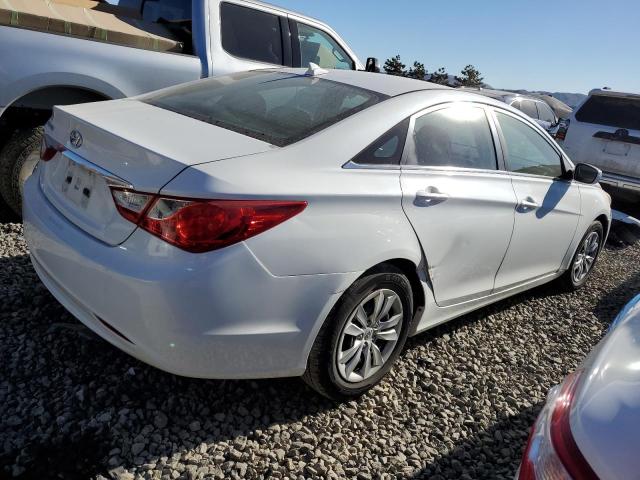 5NPEB4AC9CH483432 - 2012 HYUNDAI SONATA GLS WHITE photo 3