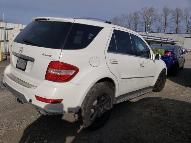 4JGBB7CB2AA593425 - 2010 MERCEDES-BENZ ML 550 4MATIC WHITE photo 3