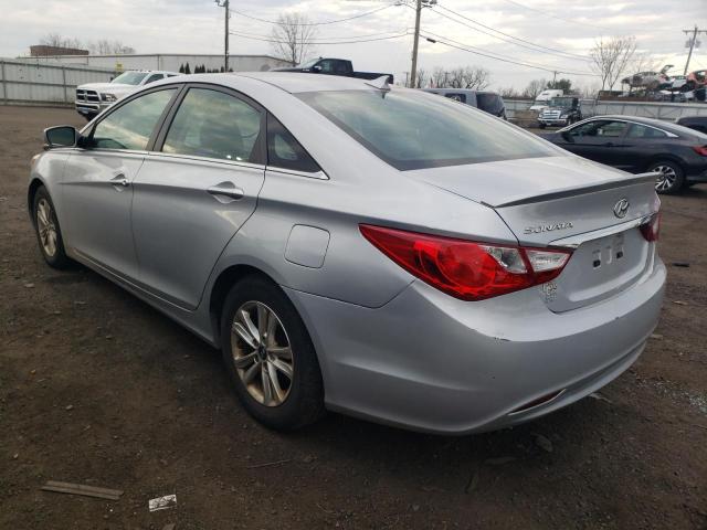 5NPEB4ACXDH640080 - 2013 HYUNDAI SONATA GLS SILVER photo 2