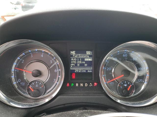 2C4RC1CG6FR583685 - 2015 CHRYSLER TOWN & COU TOURING L WHITE photo 9