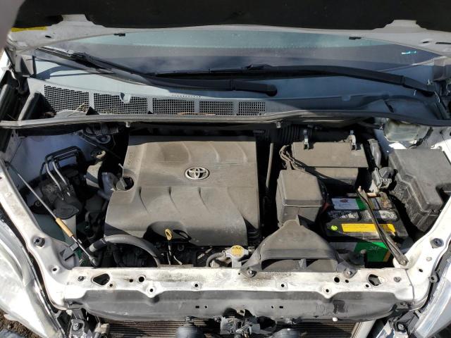 5TDKK3DCXFS629893 - 2015 TOYOTA SIENNA LE WHITE photo 12