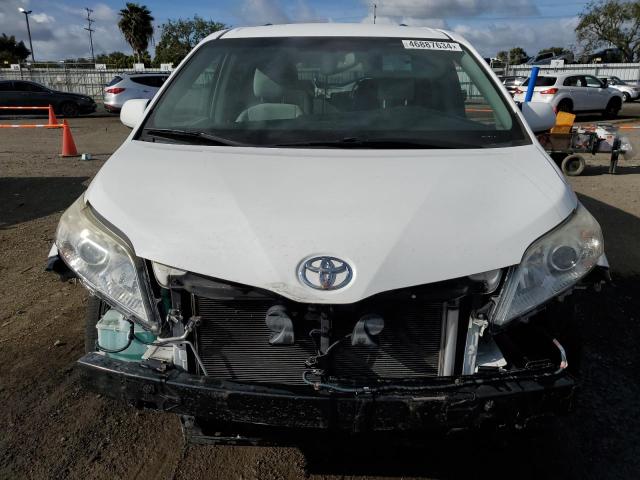 5TDKK3DCXFS629893 - 2015 TOYOTA SIENNA LE WHITE photo 5