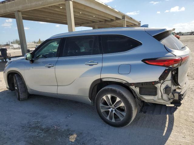 5TDHBRCH0LS513253 - 2020 TOYOTA HIGHLANDER HYBRID XLE SILVER photo 2