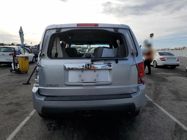 5FNYF3H28AB014630 - 2010 HONDA PILOT LX SILVER photo 6