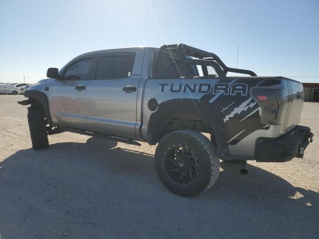 5TFHY5F12CX264681 - 2012 TOYOTA TUNDRA CREWMAX LIMITED SILVER photo 2