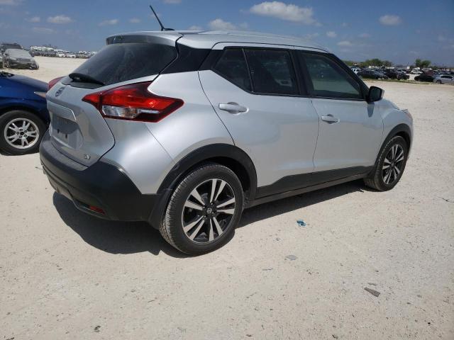 3N1CP5CU7JL527156 - 2018 NISSAN KICKS S SILVER photo 3