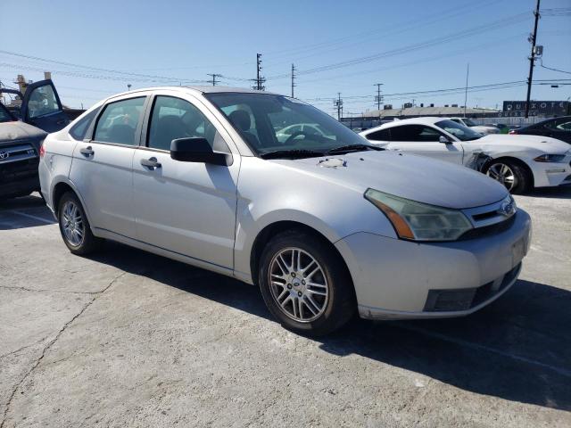 1FAHP35N09W121048 - 2009 FORD FOCUS SE SILVER photo 4