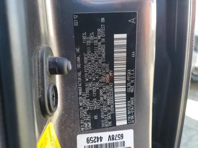 5TDYK3DC6CS226743 - 2012 TOYOTA SIENNA XLE GRAY photo 13