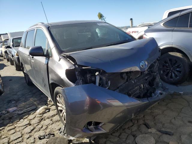 5TDYK3DC6CS226743 - 2012 TOYOTA SIENNA XLE GRAY photo 4