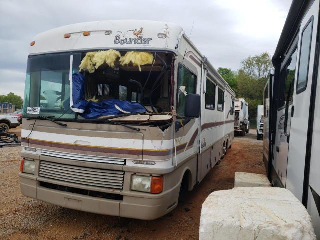 1GBLP37J2W3303348 - 1998 BOUN MOTORHOME BEIGE photo 2