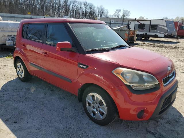 KNDJT2A56D7563505 - 2013 KIA SOUL RED photo 4