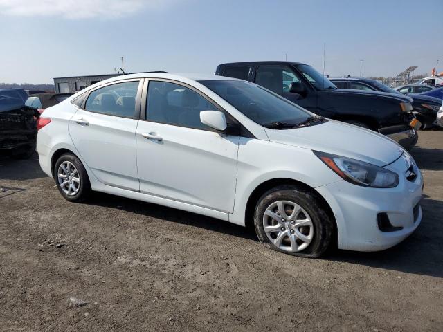 KMHCT4AE4DU278786 - 2013 HYUNDAI ACCENT GLS WHITE photo 4