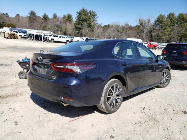 4T1F11BKXNU053926 - 2022 TOYOTA CAMRY XLE BLUE photo 3