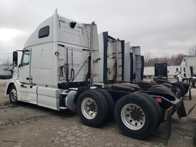 4V4NC9EH3HN972985 - 2017 VOLVO VN VNL WHITE photo 3