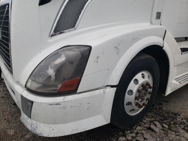 4V4NC9EH3HN972985 - 2017 VOLVO VN VNL WHITE photo 9