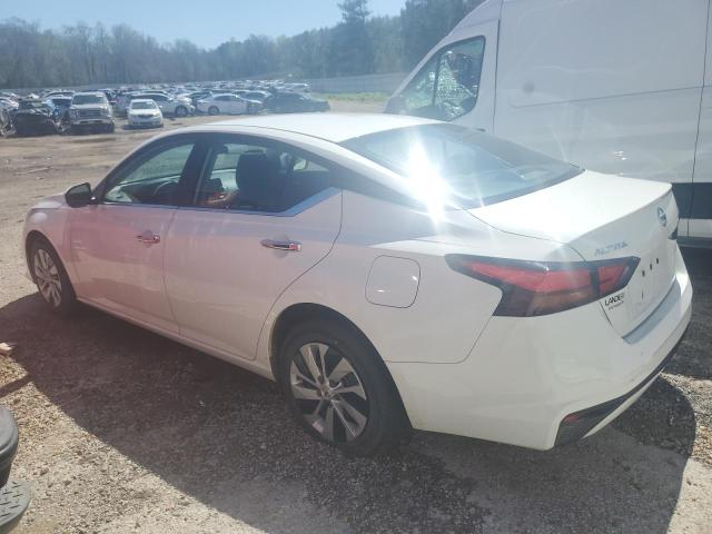 1N4BL4BV5MN395288 - 2021 NISSAN ALTIMA S WHITE photo 2