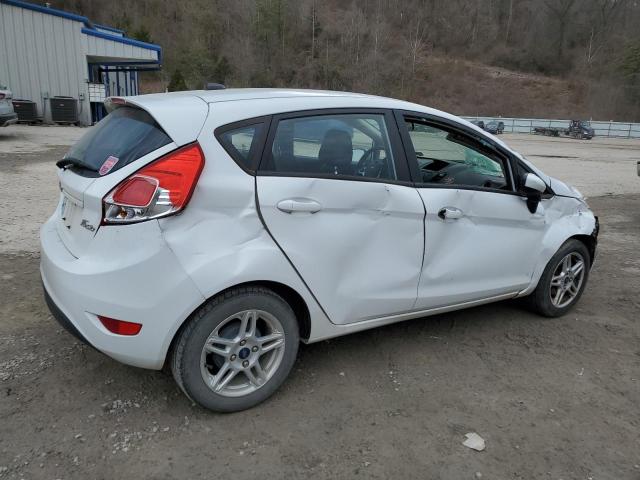 3FADP4EJ0JM127566 - 2018 FORD FIESTA SE WHITE photo 3