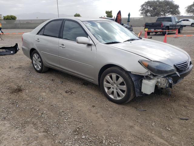 4T1BE32K75U945002 - 2005 TOYOTA CAMRY LE SILVER photo 4