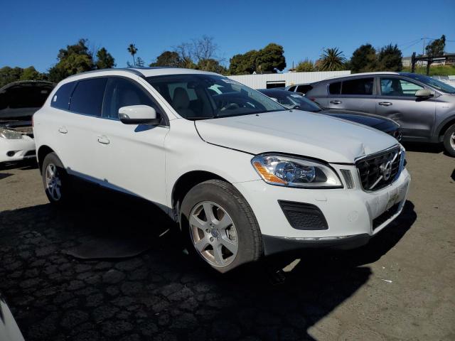 YV4940DL3B2148325 - 2011 VOLVO XC60 3.2 WHITE photo 4