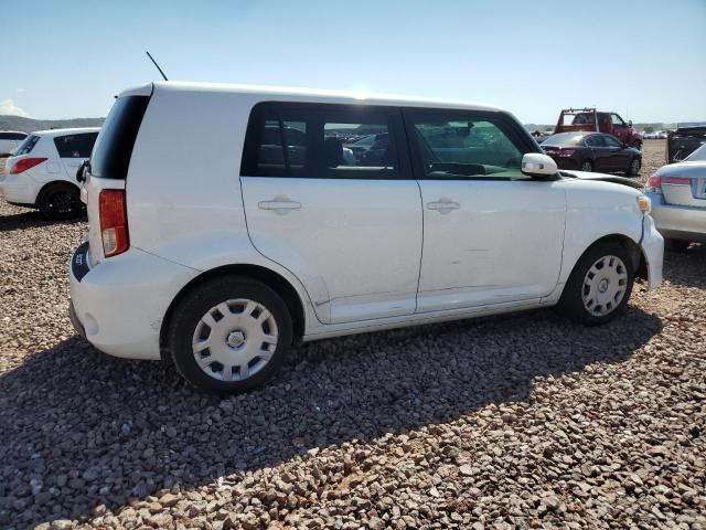 JTLZE4FE3FJ075608 - 2015 TOYOTA SCION XB WHITE photo 3