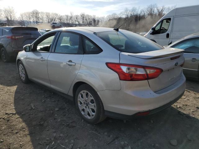 1FAHP3F20CL382578 - 2012 FORD FOCUS SE SILVER photo 2