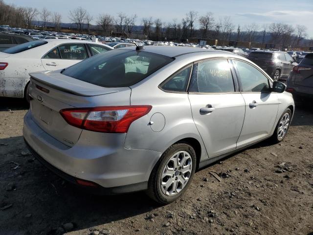 1FAHP3F20CL382578 - 2012 FORD FOCUS SE SILVER photo 3