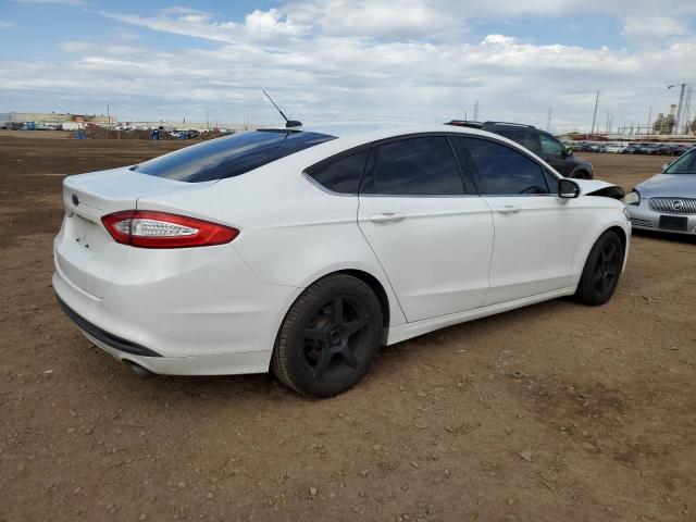 3FA6P0H73FR115682 - 2015 FORD FUSION SE WHITE photo 3