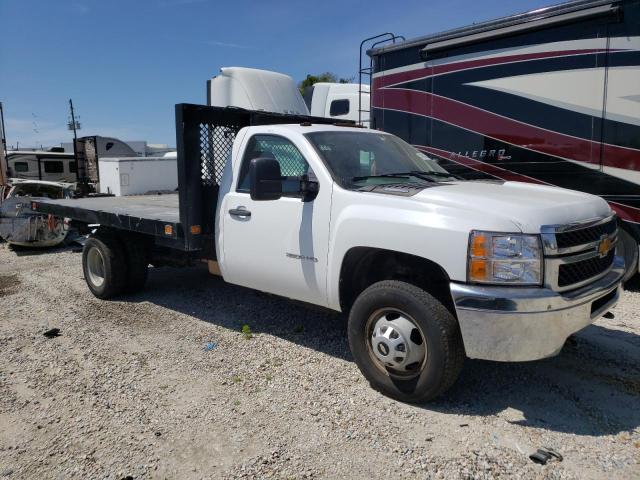 1GB3KZCG9EF104371 - 2014 CHEVROLET SILVERADO K3500 WHITE photo 4