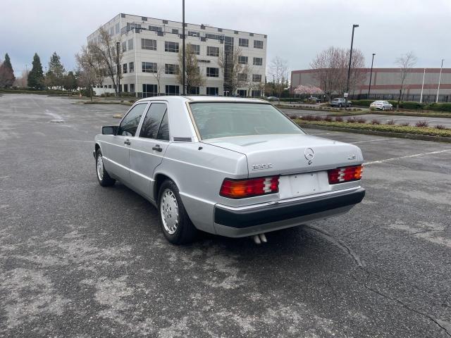 WDBDA29D5PG063868 - 1993 MERCEDES-BENZ 190 E 2.6 SILVER photo 3