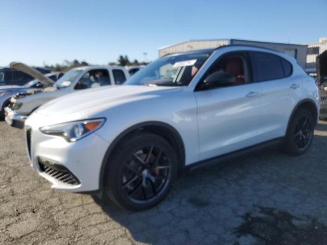 ZASPAKBN8K7C52001 - 2019 ALFA ROMEO STELVIO TI WHITE photo 1