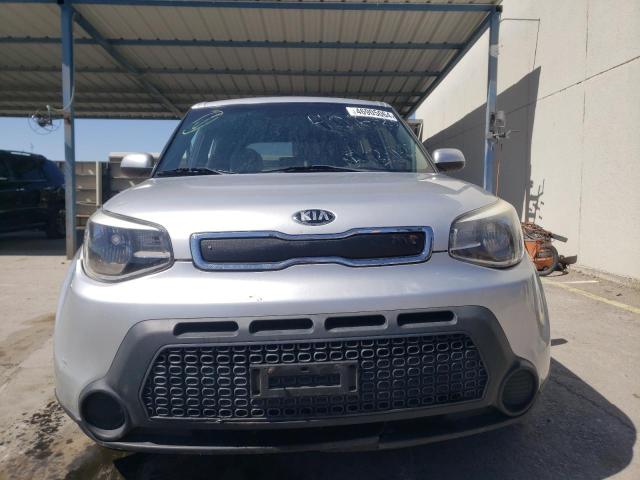 KNDJN2A29E7716119 - 2014 KIA SOUL SILVER photo 5