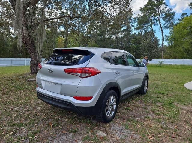 KM8J23A47HU381220 - 2017 HYUNDAI TUCSON SE GRAY photo 4