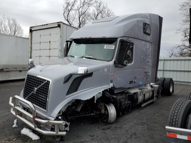 4V4NC9EH7JN893177 - 2018 VOLVO VN VNL SILVER photo 2