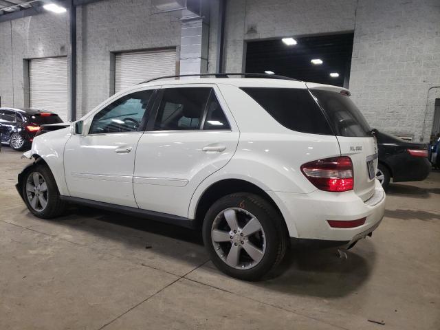 4JGBB8GB2BA709627 - 2011 MERCEDES-BENZ ML 350 4MATIC WHITE photo 2