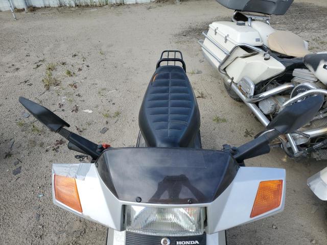 3H1HF031X5D000190 - 2005 HONDA CH80 SILVER photo 5