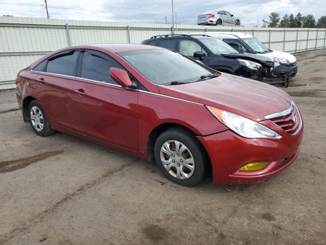 5NPEB4AC8BH182567 - 2011 HYUNDAI SONATA GLS RED photo 4