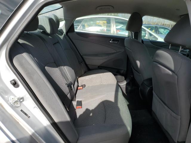 5NPEB4AC2CH473132 - 2012 HYUNDAI SONATA GLS SILVER photo 10