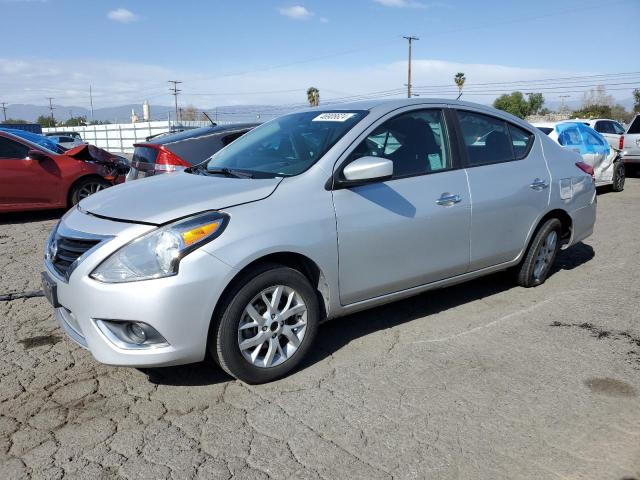 3N1CN7AP9JL880044 - 2018 NISSAN VERSA S SILVER photo 1