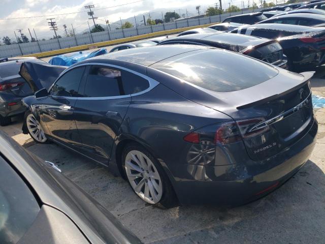 5YJSA1E23JF292333 - 2018 TESLA MODEL S 灰色 照片 2