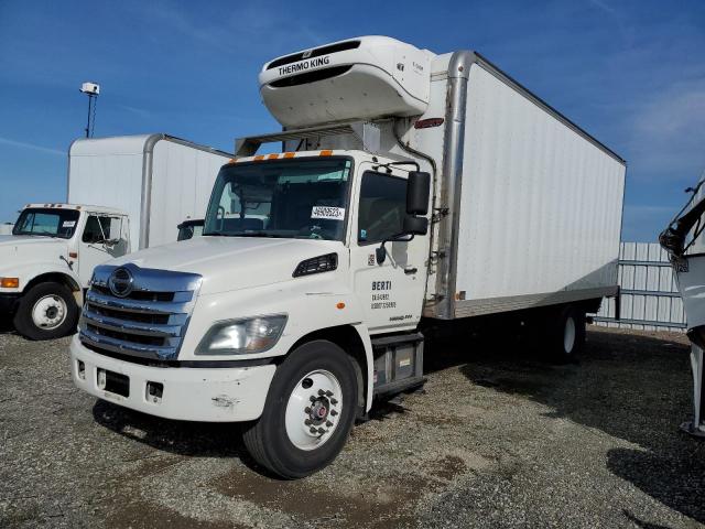 5PVNE8JT8F4S56452 - 2015 HINO 258/268 WHITE photo 2