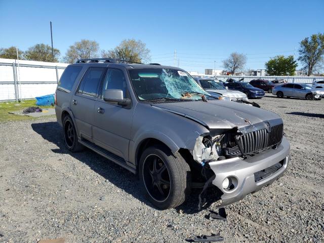5LMFU28R93LJ28083 - 2003 LINCOLN NAVIGATOR 灰色 照片 4