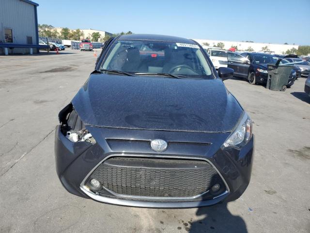 3MYDLBYV9KY521443 - 2019 TOYOTA YARIS L GRAY photo 5