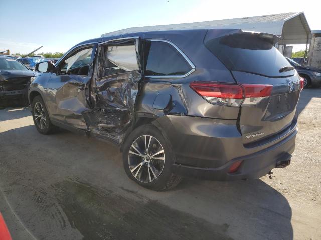 5TDZZRFH7JS259890 - 2018 TOYOTA HIGHLANDER LE GRAY photo 2