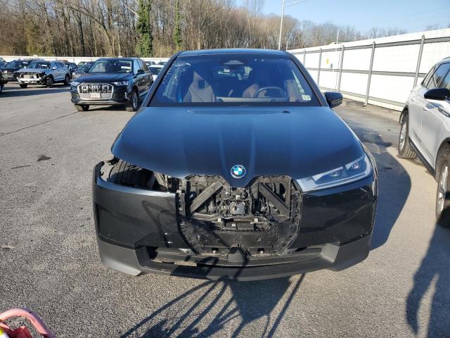 WB523CF09NCK46216 - 2022 BMW IX XDRIVE50 BLACK photo 5