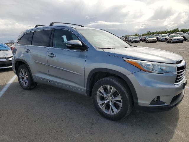 5TDKKRFH8FS113706 - 2015 TOYOTA HIGHLANDER XLE SILVER photo 4